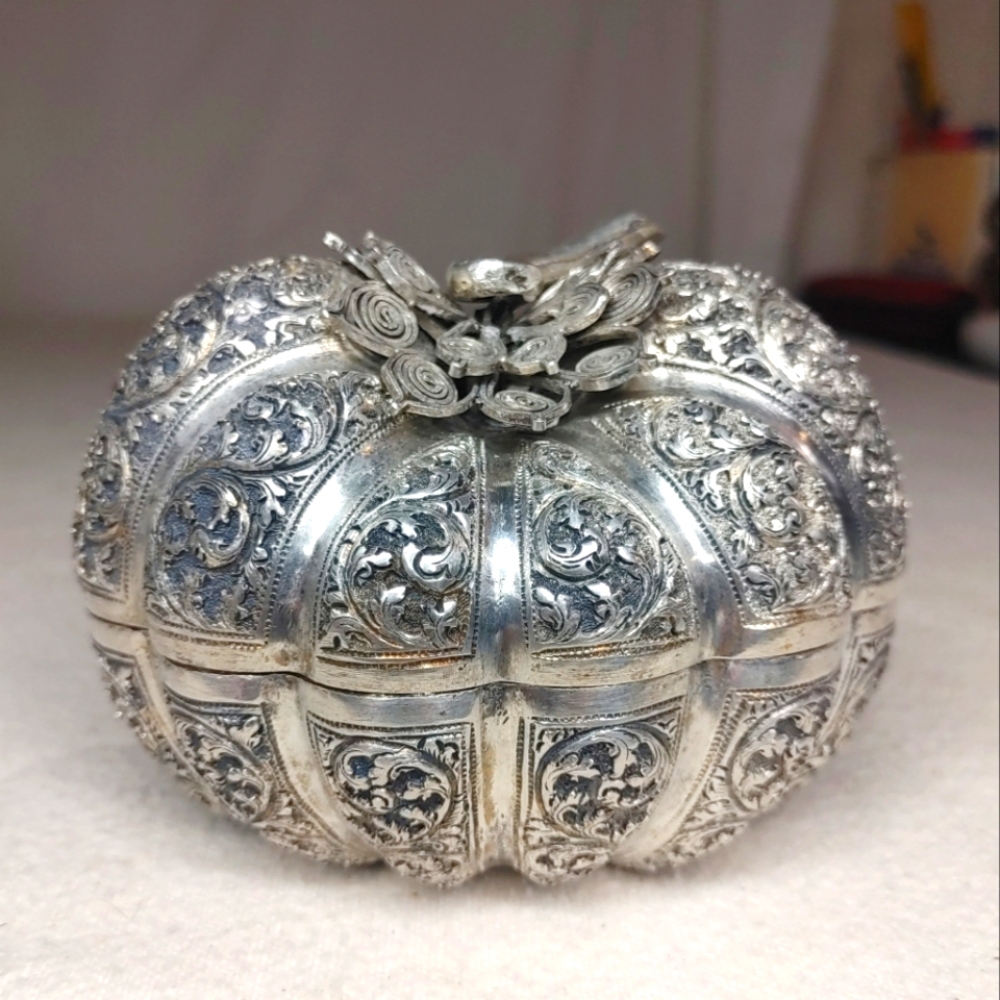 Antique Cambodian silver Pumpkin betel box crafted‎ with repousse flowers